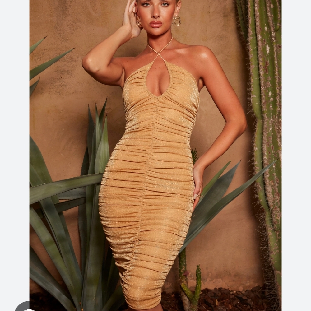 OH POLLY Ruched Keyhole Midi Dress